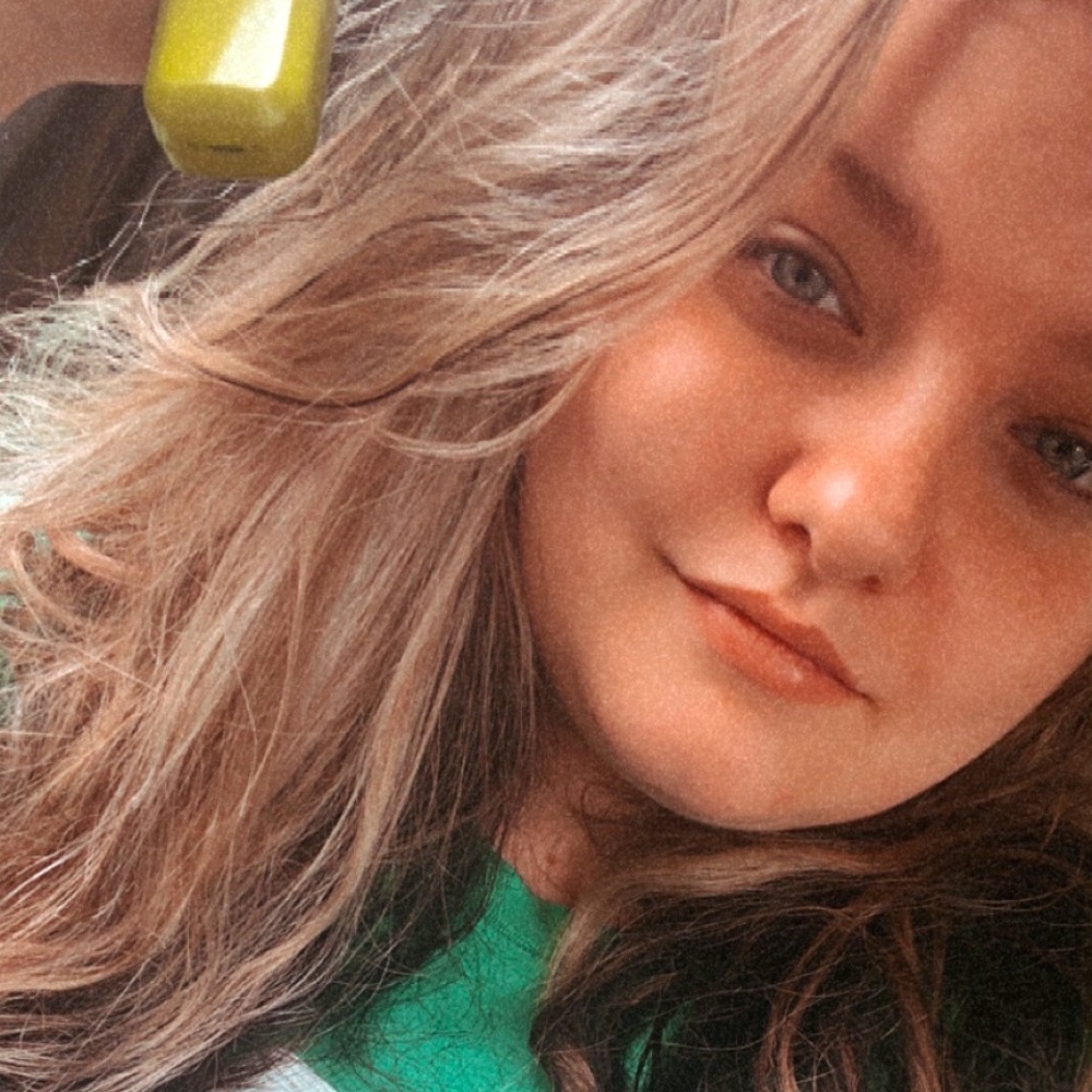 Meet your Posher, Hali